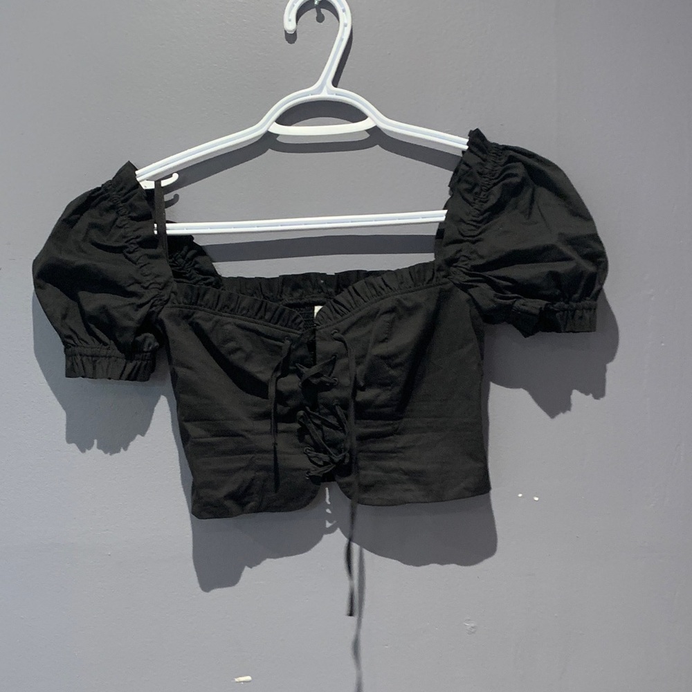086-Sunday Best Black Puff Sleeve Crop Top